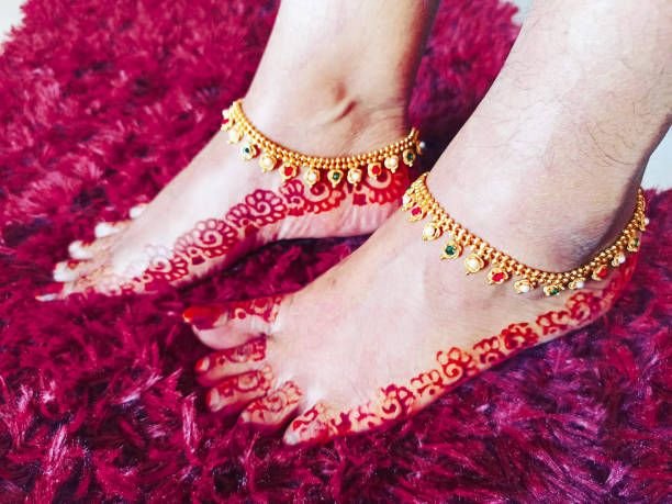 a-feet-with-henna-art-and-anklet1836311188445214472.jpg